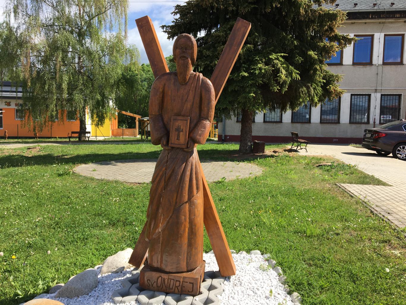 Socha sv. Ondreja v Liptovskom Ondreji pred obecným úradom.