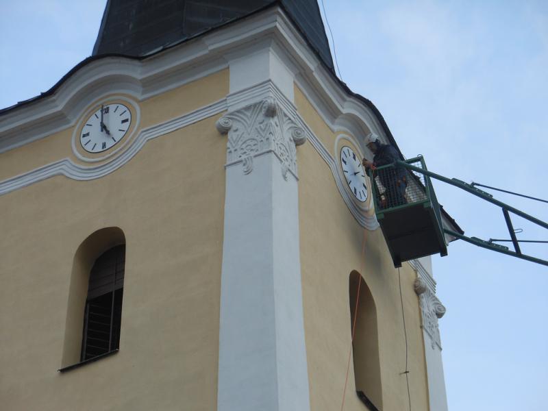 Vežové hodiny - rímskokatolícky kostol Tulčík