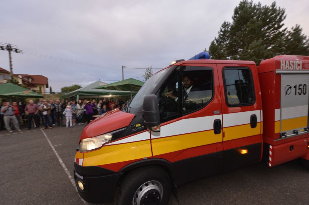 Odovzdanie hasičského auta 2015